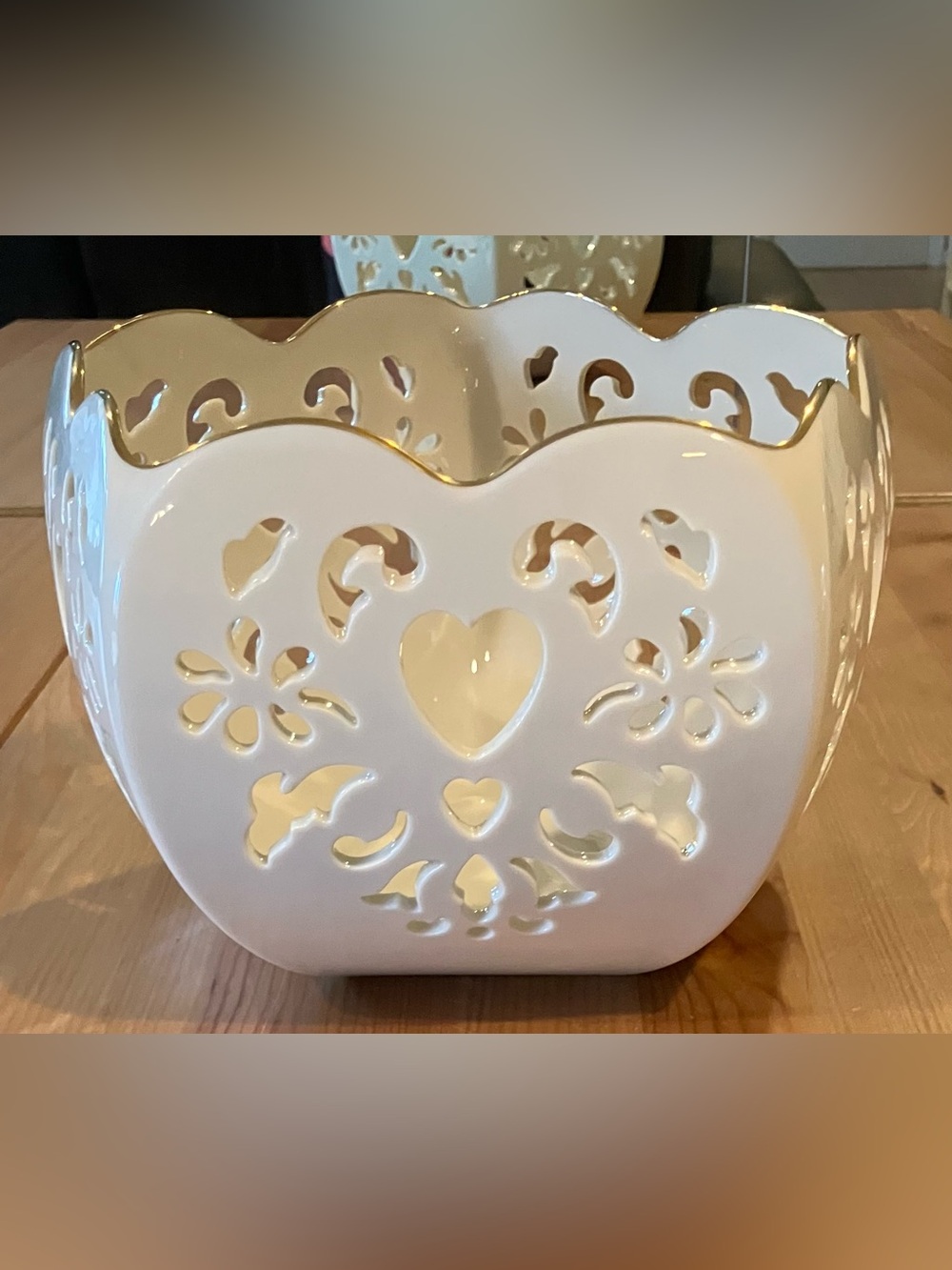 GUC Lenox Vintage 1990s Eternal Hearts Porcelain 9” Cream Bowl w/24k gold trim